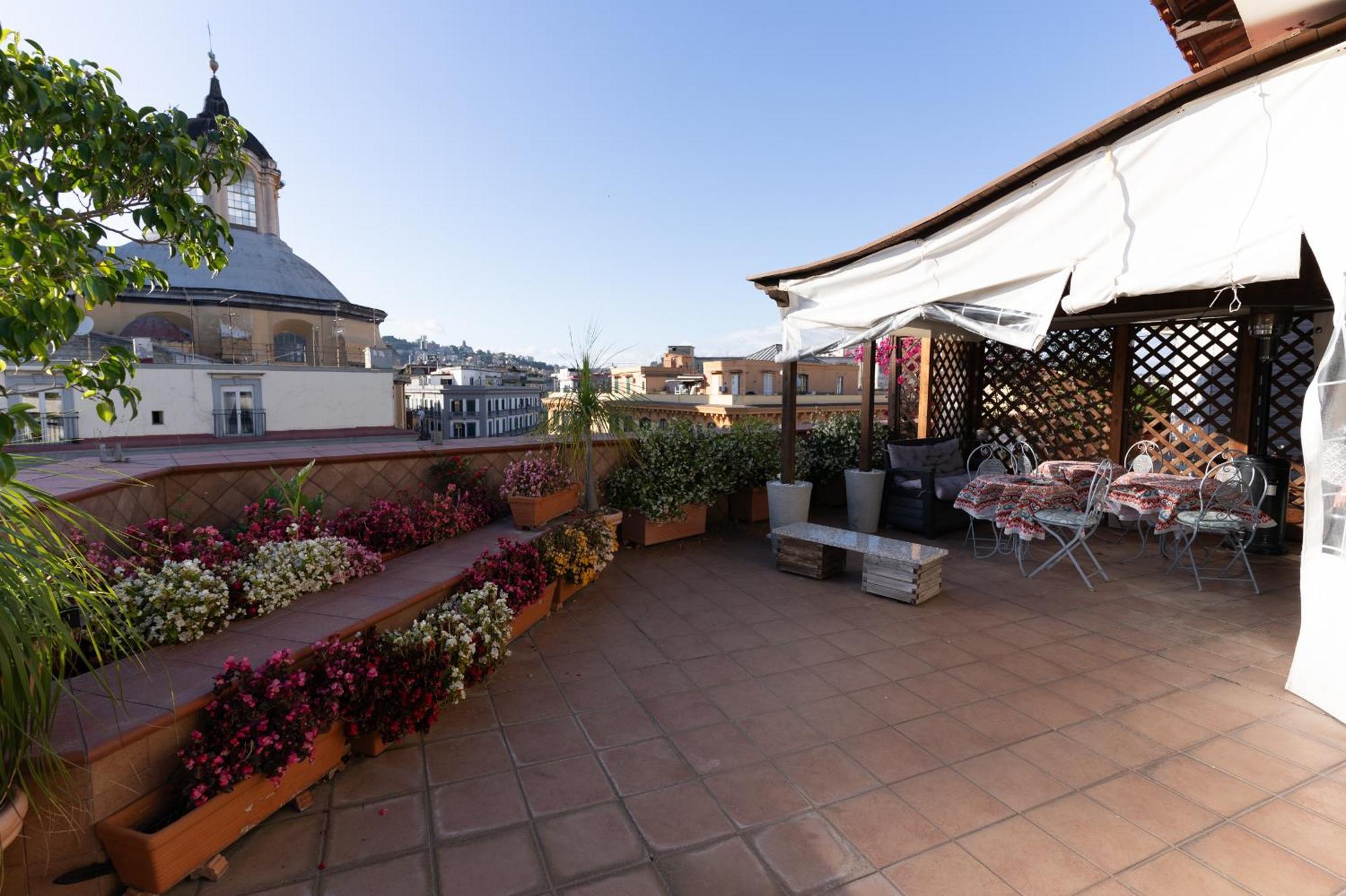 Hotel L'Attico Fuggente Neapel Exterior foto